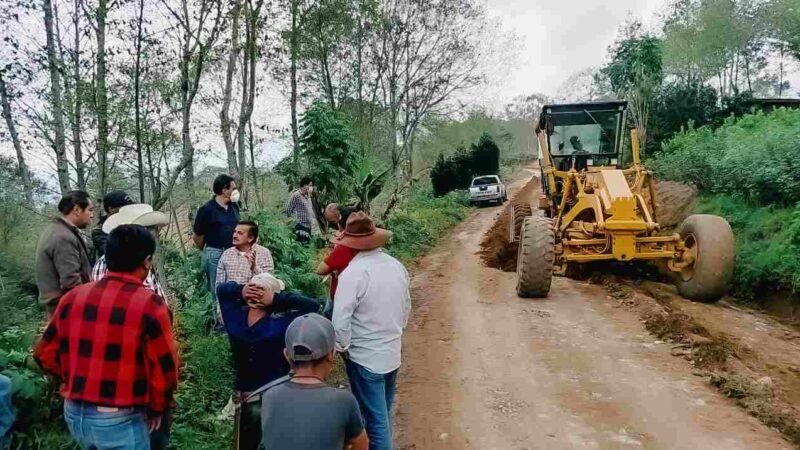 MEJORAN CAMINO A ZACATLA