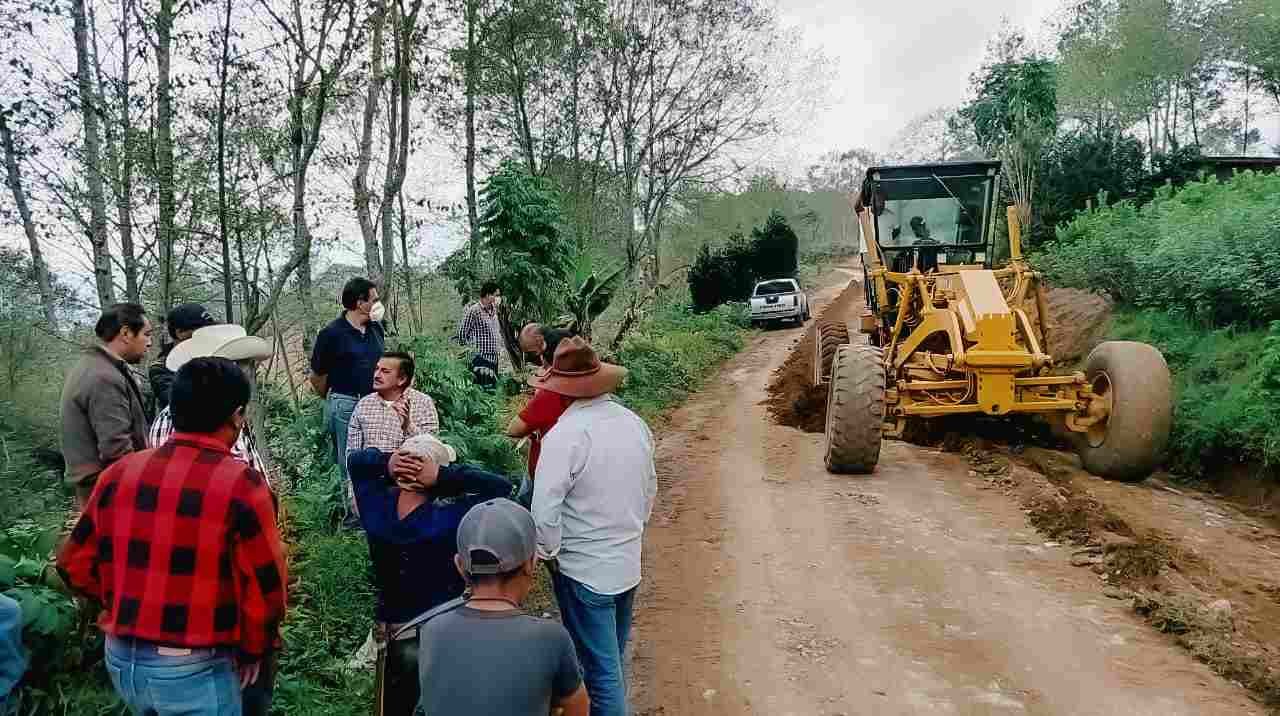 MEJORAN CAMINO A ZACATLA