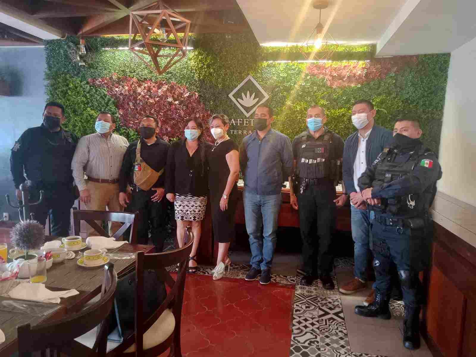 SE REUNEN COMANDANTES CON DIPUTADA FEDERAL