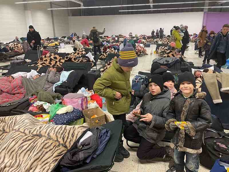 EVACÚAN A HUÉRFANOS UCRANIOS A ZONA CONTROLADA POR FUERZAS PRORRUSAS