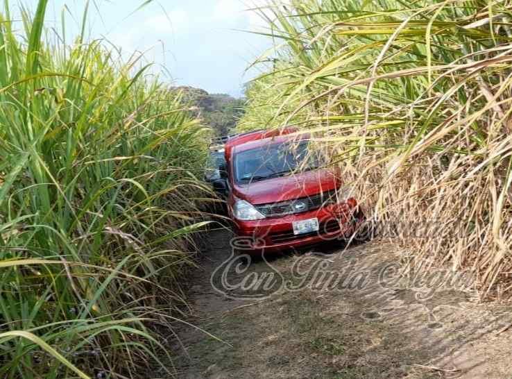 ROBAN AUTO EN IXHUATLÁN; LO RECUPERA LA POLICÍA