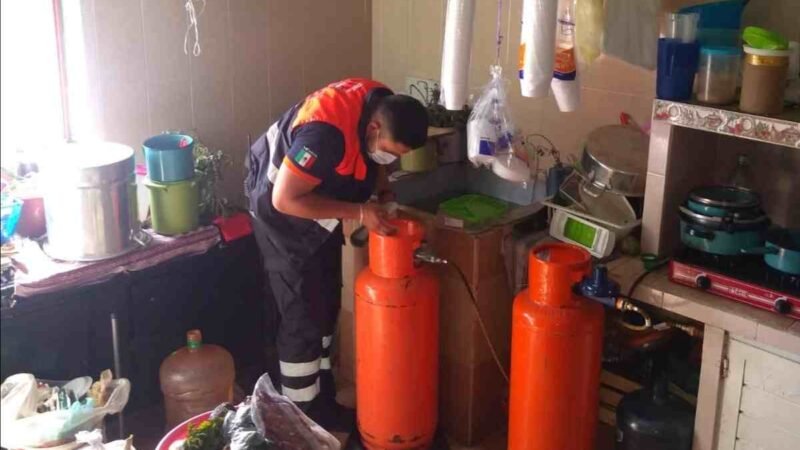 SUPERVISA PROTECCIÓN CIVIL INSTALACIONES DE GAS EN MERCADO DE HUATUSCO