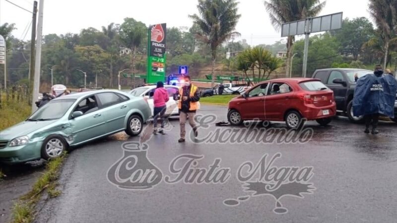 CHOCAN EN ENTRONQUE DE TOTUTLA
