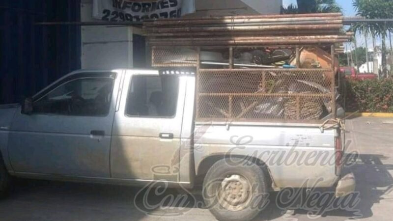 SE ROBAN CAMIONETA EN CHOCAMÁN