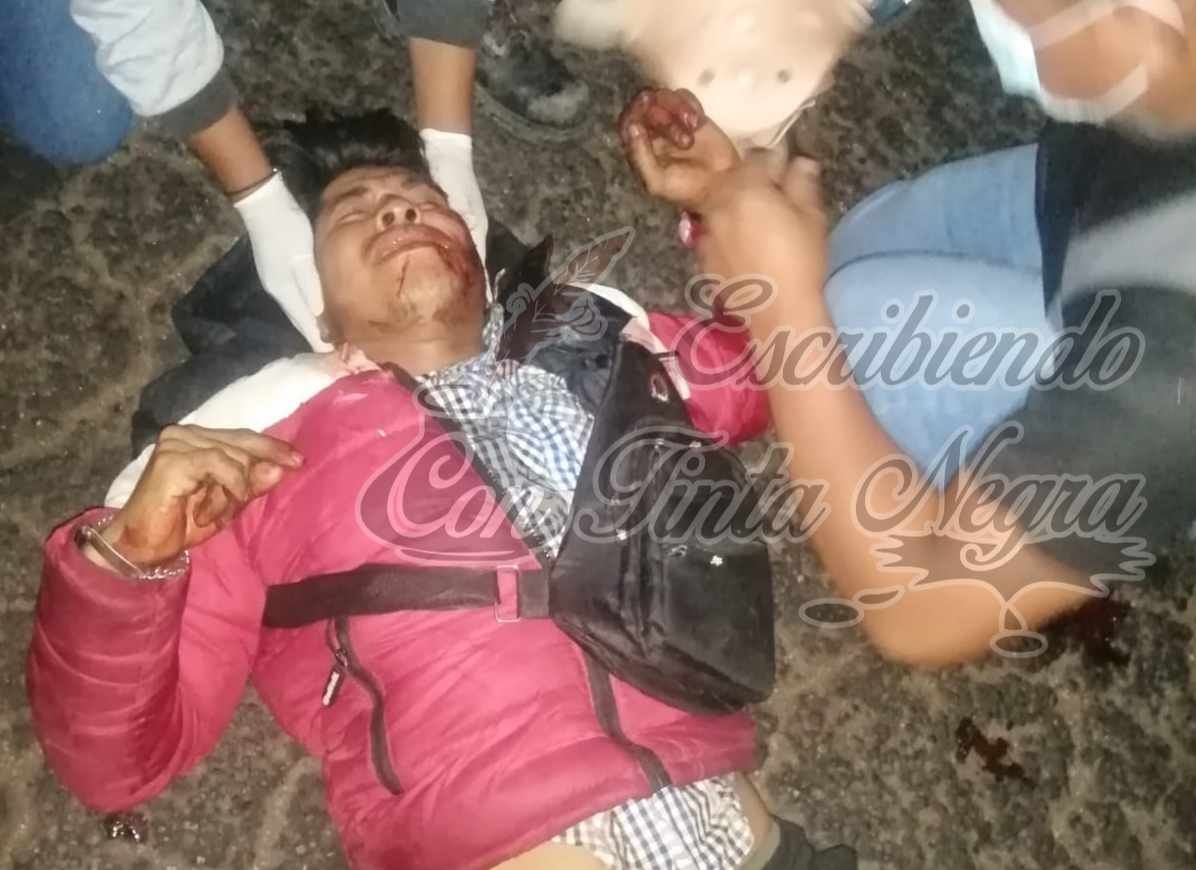 IMPACTA MOTOCICLISTA CON CAMIONETA