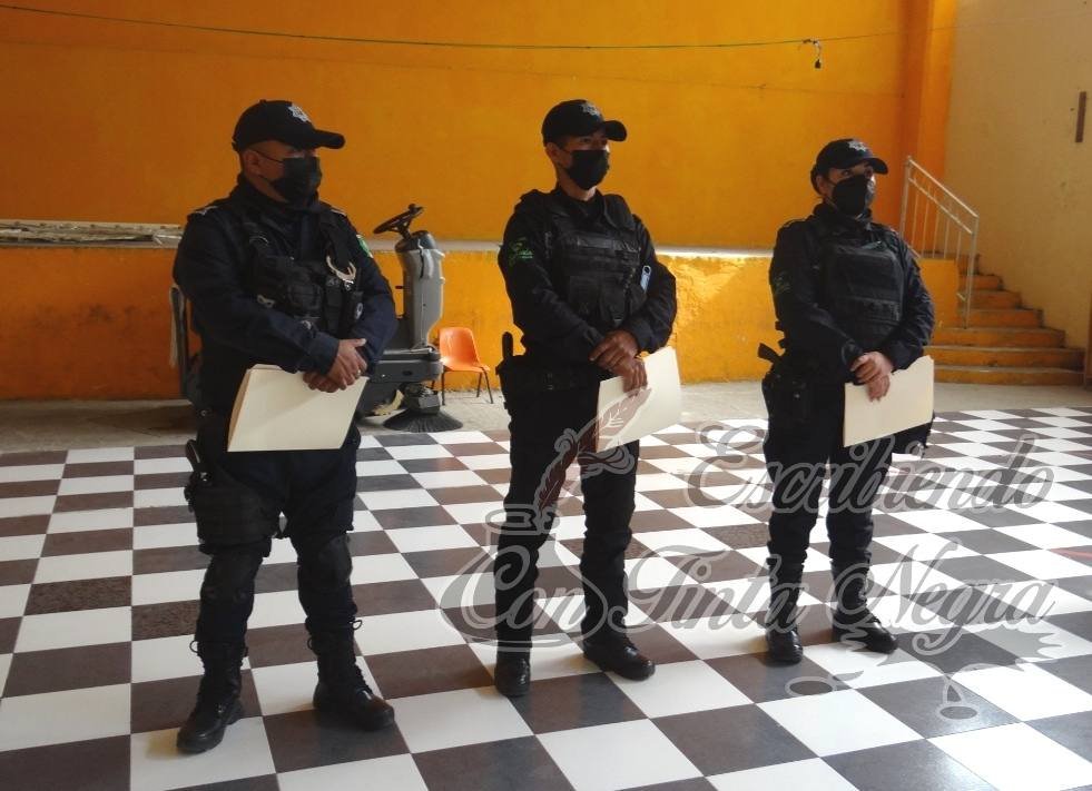 ENTREGAN NOMBRAMIENTO A COMANDANTE DE CHOCAMÁN