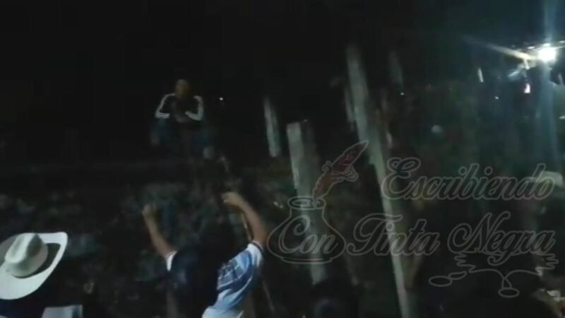 RETIENEN A TITULAR DE CAEV DE IXHUATLÁN