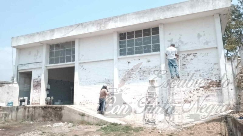 DAN MANTENIMIENTO AL RASTRO DE HUATUSCO