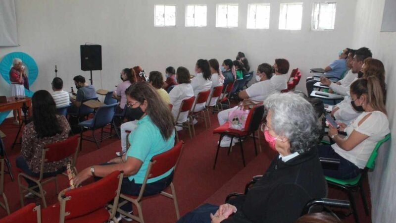PARTICIPAN EN CHARLA PARA CONCIENTIZAR A LA POBLACIÓN SOBRE EL AUTISMO