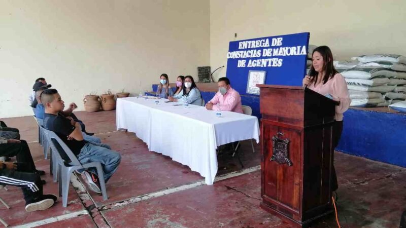 ENTREGAN CONSTANCIAS A AGENTES DE TENAMPA