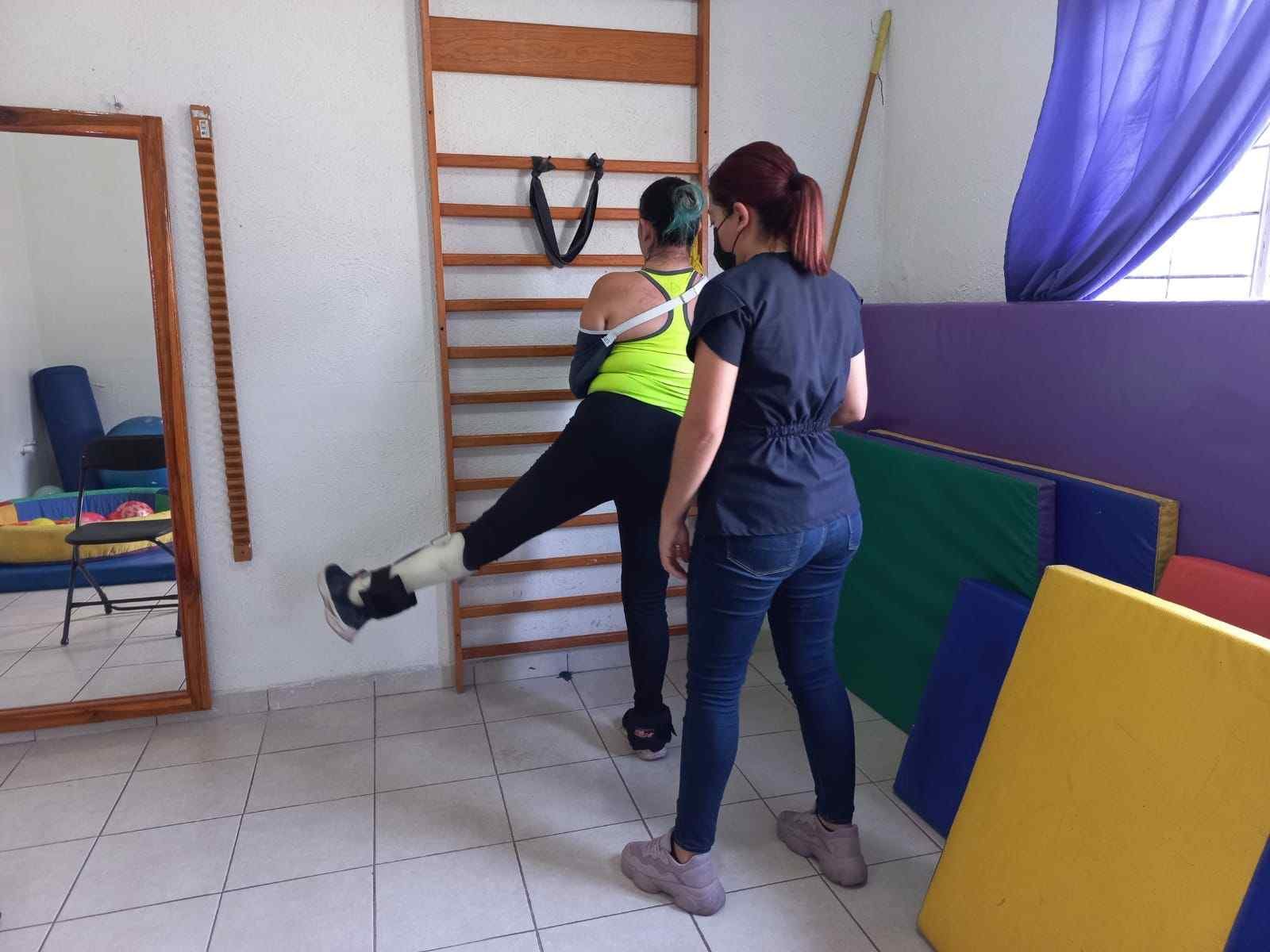 FISIOTERAPIA, DE LOS SERVICIOS MÁS SOLICITADOS EN LA UBR DEL DIF DE ATOYAC