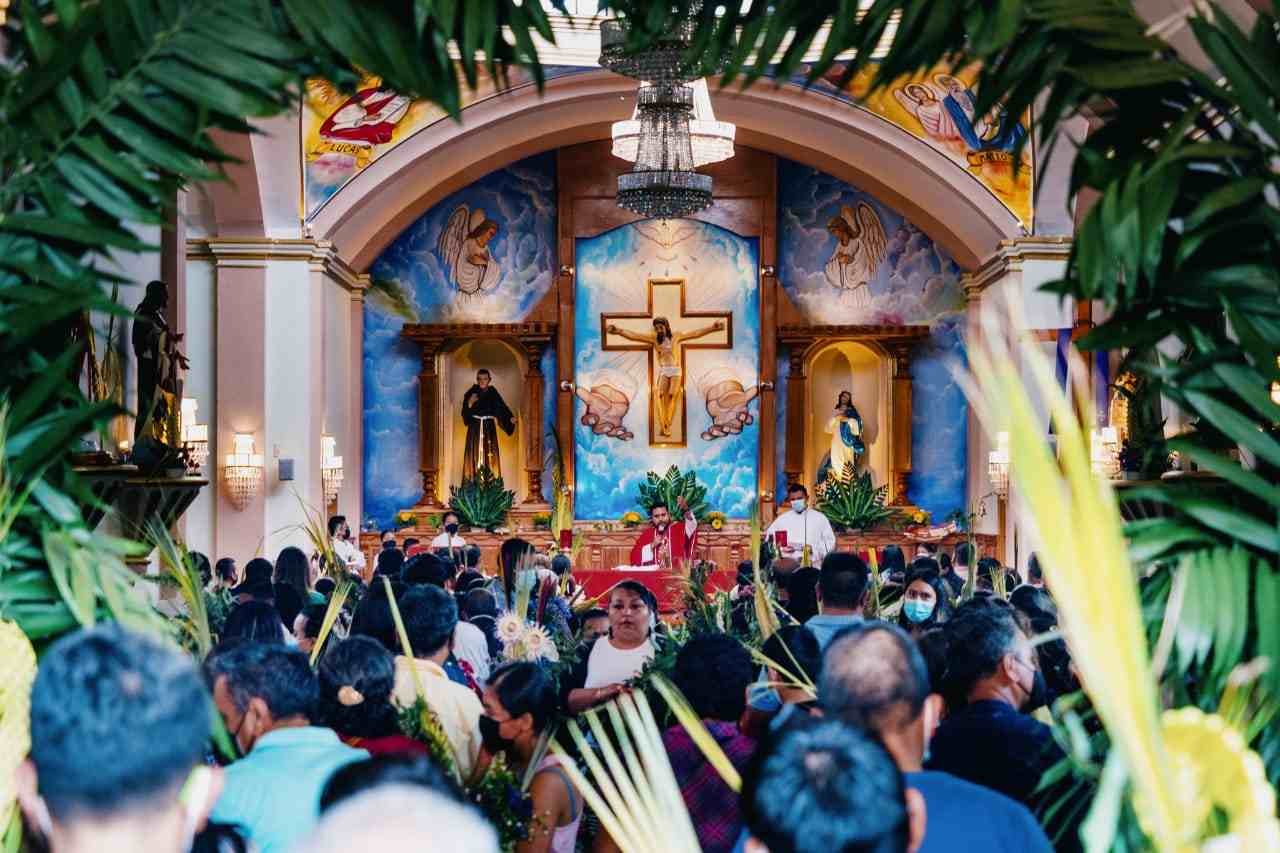 VISTEN ALTARES A LA VIRGEN DOLOROSA