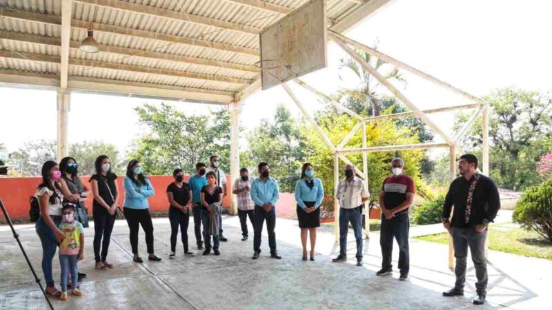 ZENYAZEN ESCOBAR ENTREGA OBRAS POR DOS MILLONES DE PESOS EN DOS ESCUELAS