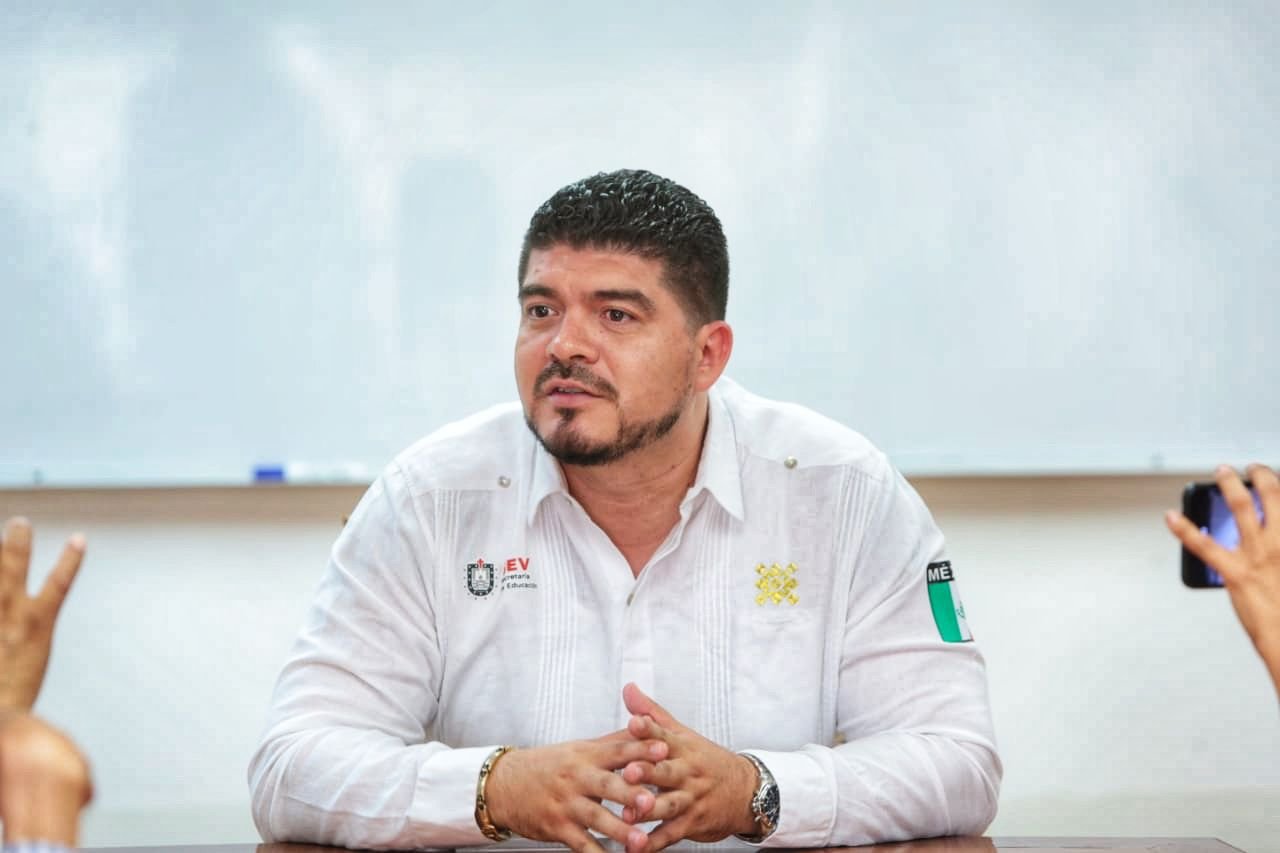 EN VERACRUZ SE REALIZAN MILES DE ACCIONES PARA TRANSFORMAR LA EDUCACIÓN: ZENYAZEN ESCOBAR