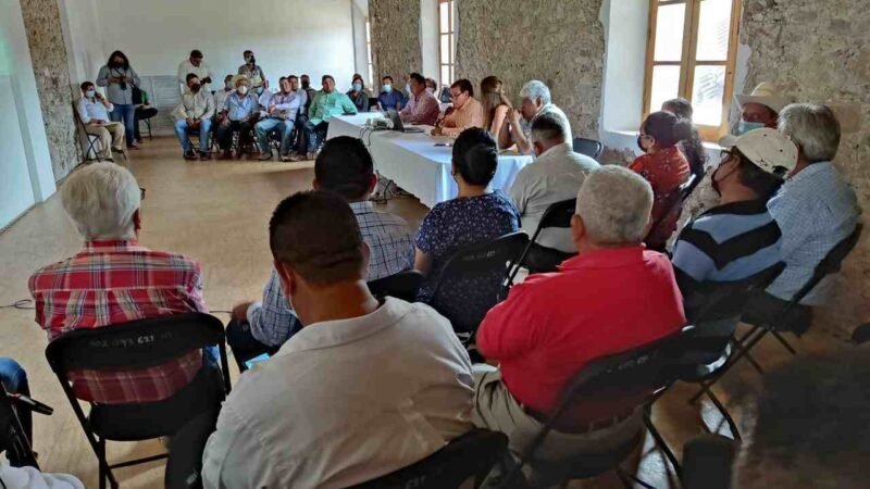 TRABAJAN EN PREVENCIÓN Y MANEJO DE PLAGAS