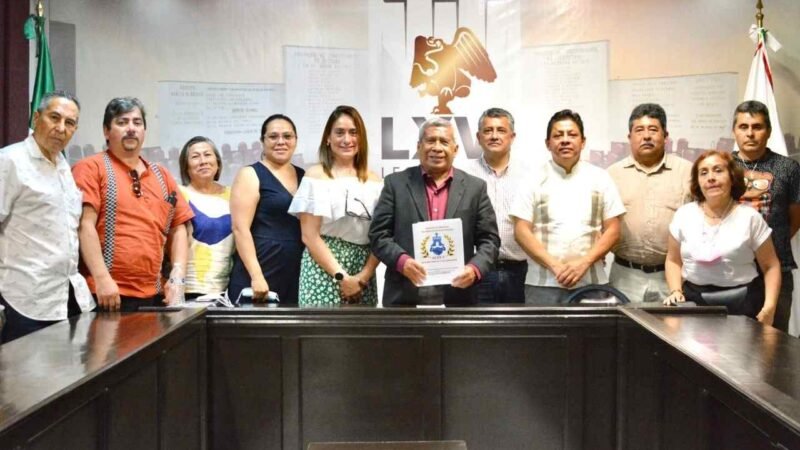 RECIBE DIPUTADO PETICIÓN DEL SINDICATO DE TRABAJADORES DEL PODER EJECUTIVO