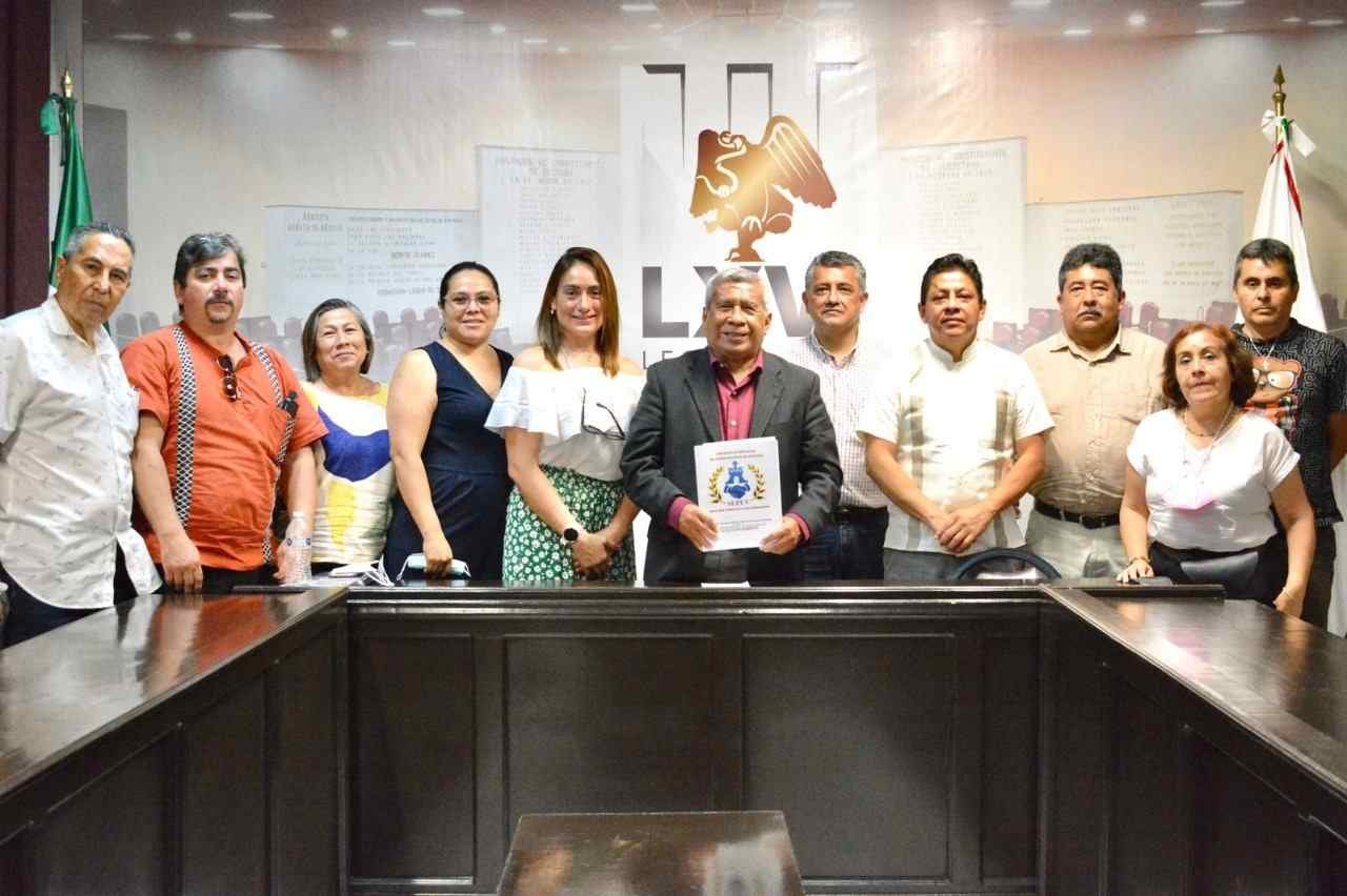 RECIBE DIPUTADO PETICIÓN DEL SINDICATO DE TRABAJADORES DEL PODER EJECUTIVO