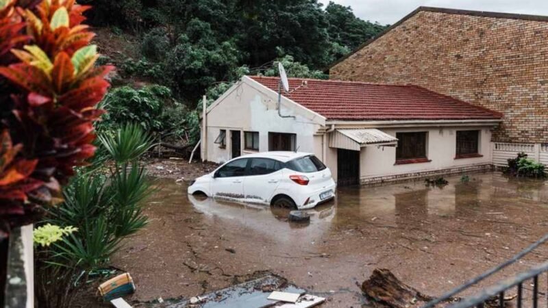 INUNDACIONES HAN DEJADO AL MENOS 306 MUERTOS AL ESTE DE SUDÁFRICA