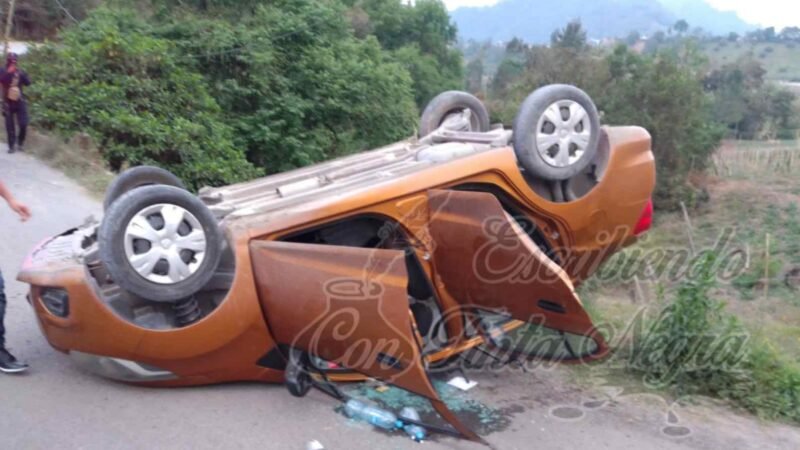 VUELCA FAMILIA EN CALCAHUALCO
