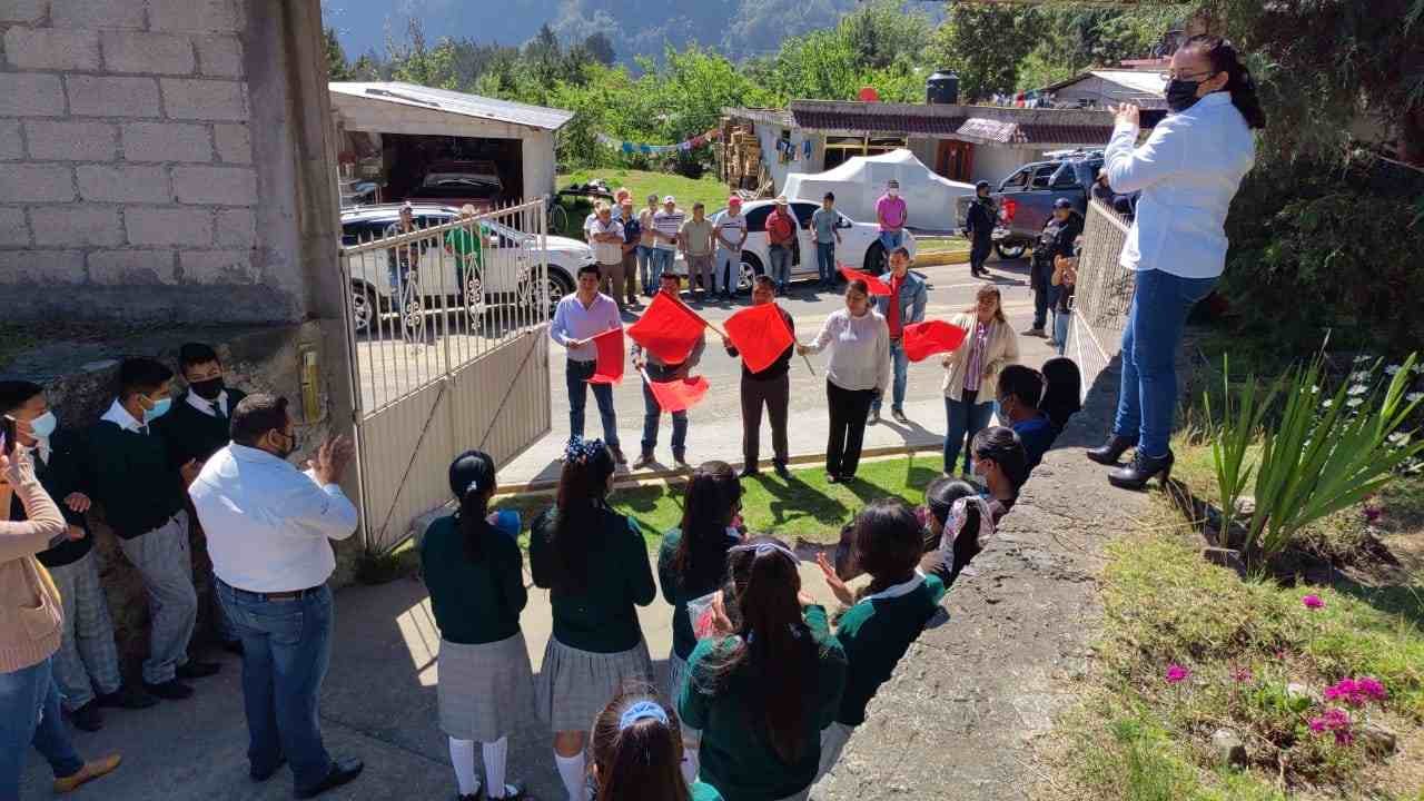 CONSTRUIRÁN DOMO EN TELESECUNDARIA DE CALCAHUALCO