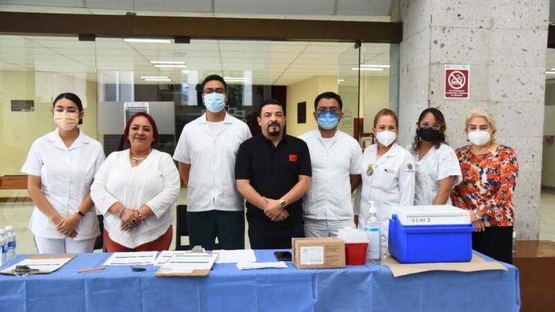 REALIZAN VACUNACIÓN CONTRA COVID-19 EN EL CONGRESO