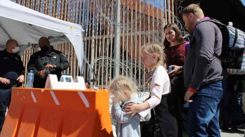 MÉXICO PIDE A UCRANIANOS QUE QUIEREN ASILO EN EU NO VIAJAR A SU FRONTERA