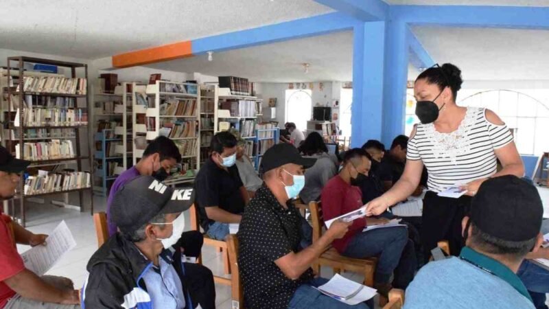 CAPACITAN A AGENTES MUNICIPALES ELECTOS DE IXHUATLÁN