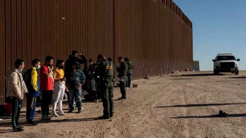 GOBERNADOR DE TEXAS AMENAZA CON DECLARAR UNA “INVASIÓN” ANTE AUMENTO DE MIGRANTES