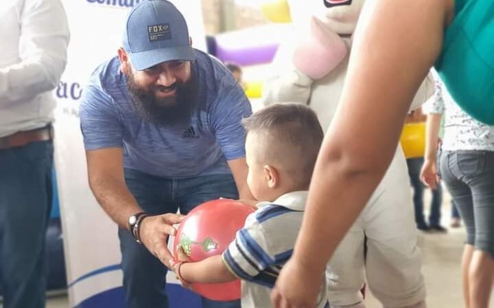 LLEVAN SONRISAS A NIÑOS DE COMAPA