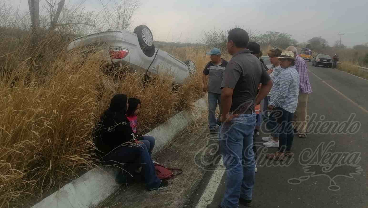 VUELCA FAMILIA SOBRE LA FORTÍN-CONEJOS