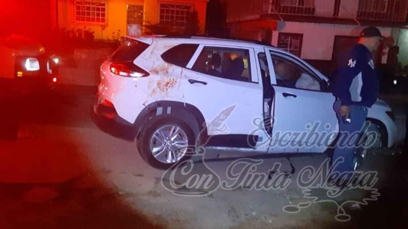 VUELCA CAMIONETA EN ALPATLÁHUAC