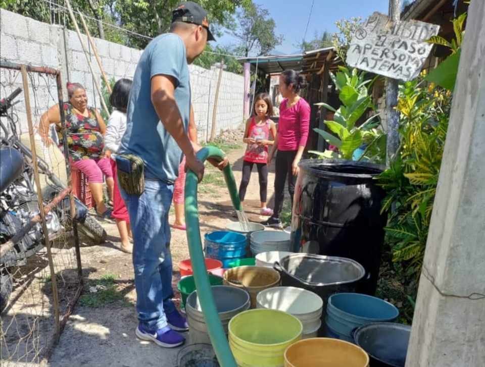 APOYA CASF CON PIPAS A FAMILIAS AFECTADAS POR ESTIAJE