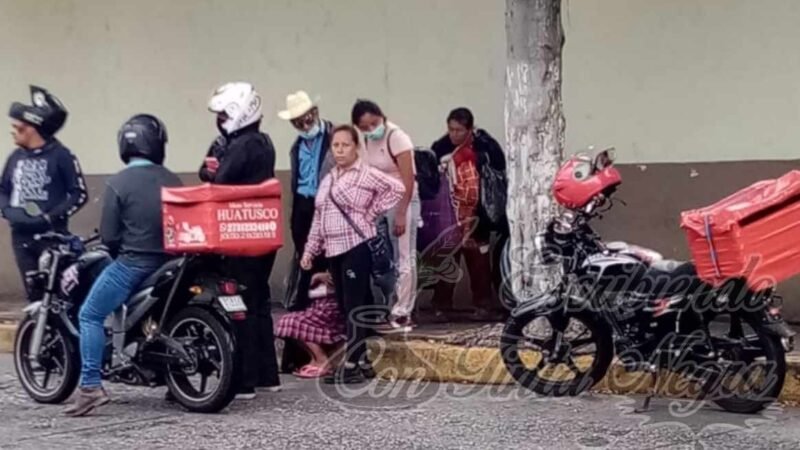 MOTOCICLISTA ATROPELLA A ANCIANA