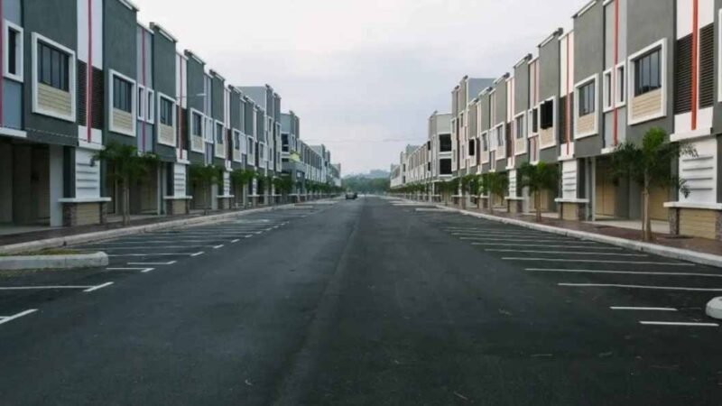 DECLARAN TOQUE DE QUEDA EN CAPITAL DE PERÚ