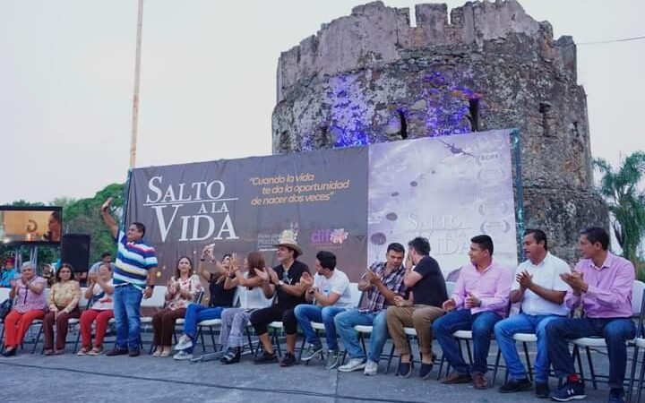 RECIBE PASO DEL MACHO A ELENCO DE “SALTO A LA VIDA”
