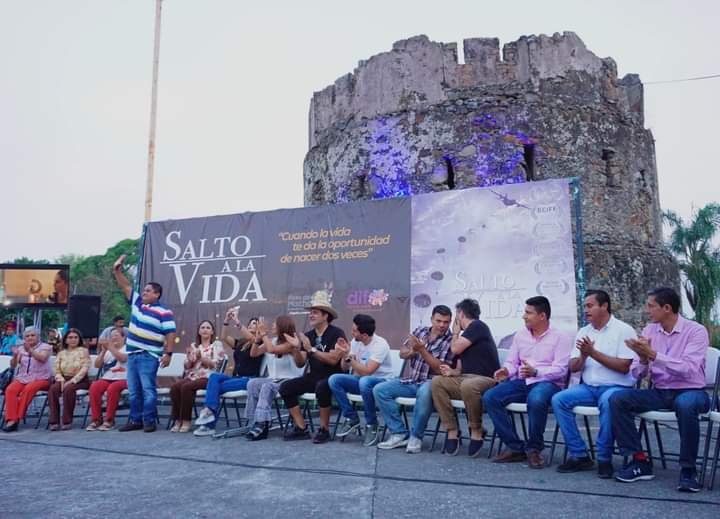 RECIBE PASO DEL MACHO A ELENCO DE “SALTO A LA VIDA”