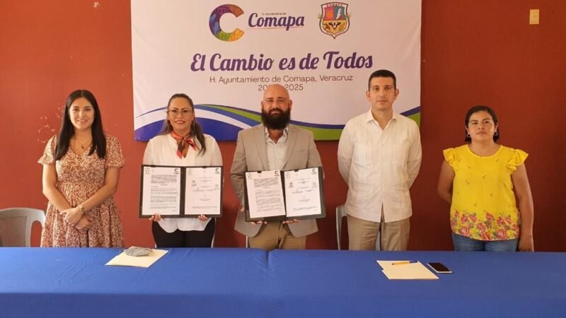 FIRMA ALCALDE DE COMAPA CONVENIO CON COMISIÓN DE DERECHOS HUMANOS