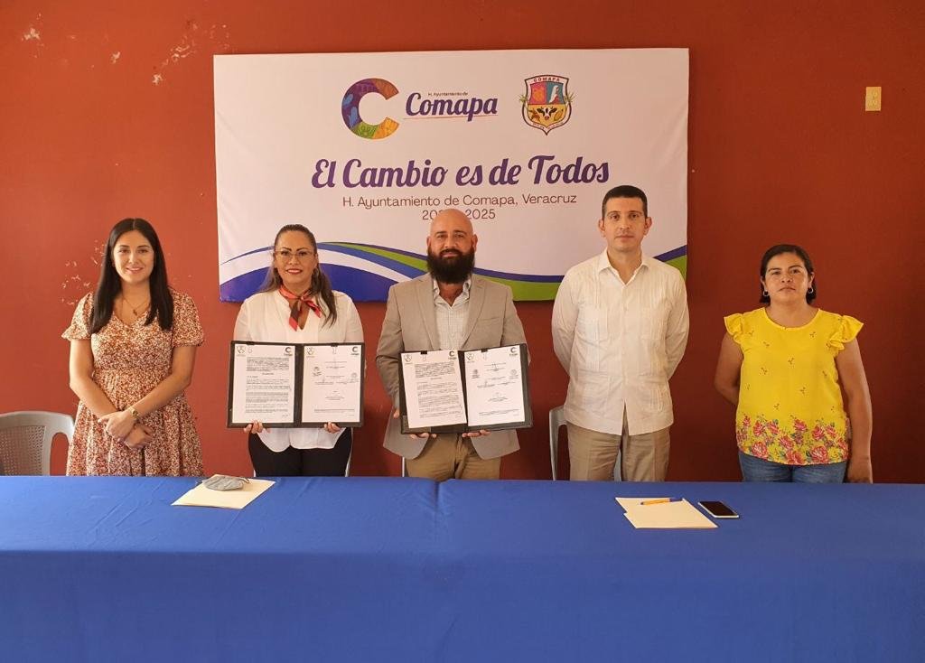 FIRMA ALCALDE DE COMAPA CONVENIO CON COMISIÓN DE DERECHOS HUMANOS