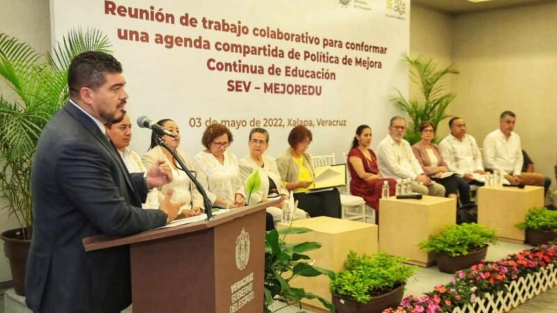 ZENYAZEN ESCOBAR REFUERZA ESTRATEGIAS DE TRABAJO CON MEJOREDU