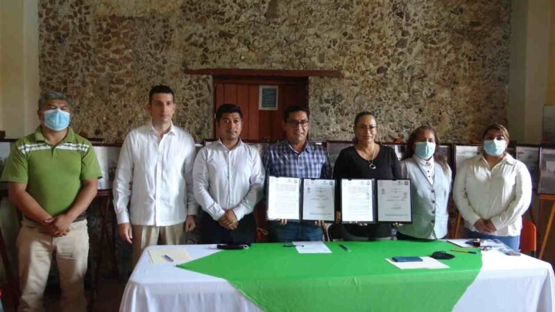 FIRMA ALCALDE DE CHOCAMÁN CONVENIO CON COMISIÓN DE DERECHOS HUMANOS