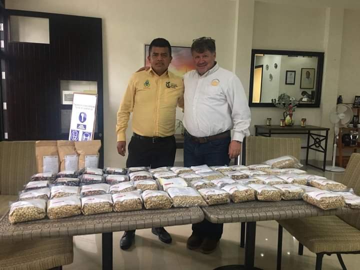 ENTREGAN MUESTRAS DE CAFÉ PARA EXPORTACIÓN