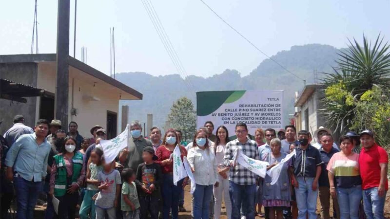 DA ERNESTO RUÍZ BANDERAZOS EN TETLA