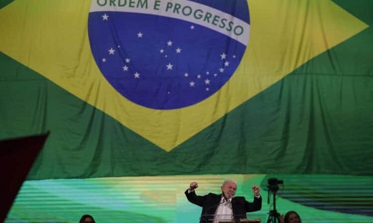 LULA SE POSTULA A LA PRESIDENCIA DE BRASIL