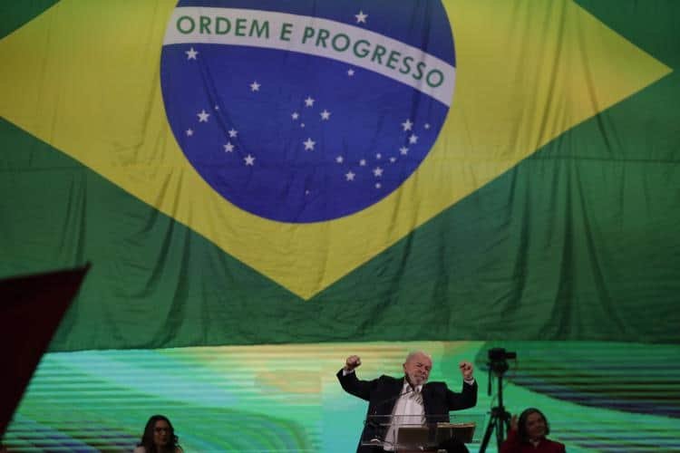 LULA SE POSTULA A LA PRESIDENCIA DE BRASIL
