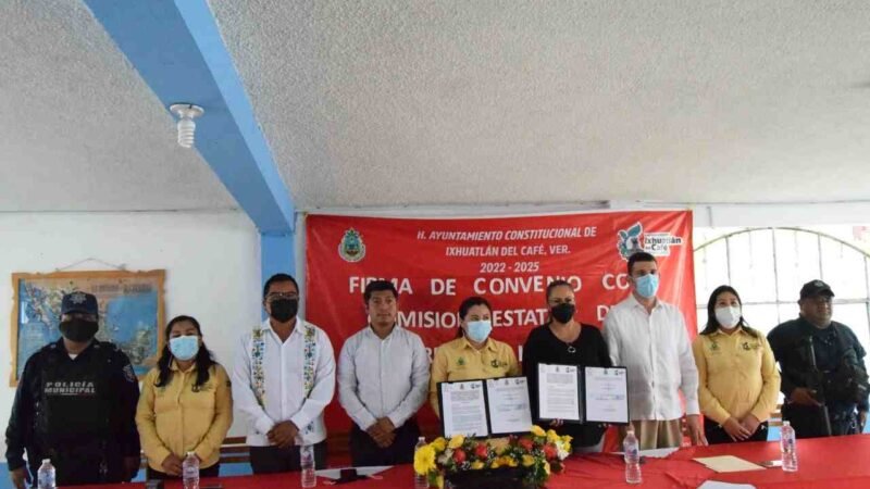 FIRMA ALCALDESA DE IXHUATLÁN CONVENIO CON COMISIÓN DE DERECHOS HUMANOS