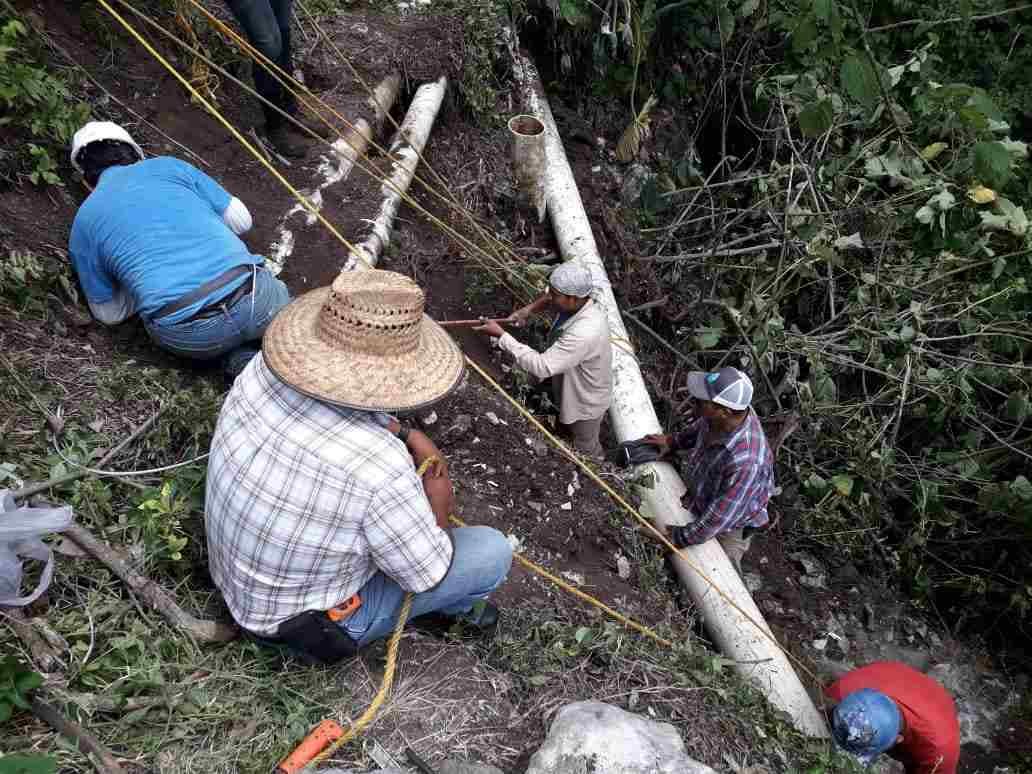 CONCLUYEN TRABAJO DE REPARACIÓN DE FUGA EN LÍNEA PRINCIPAL DE TETLA