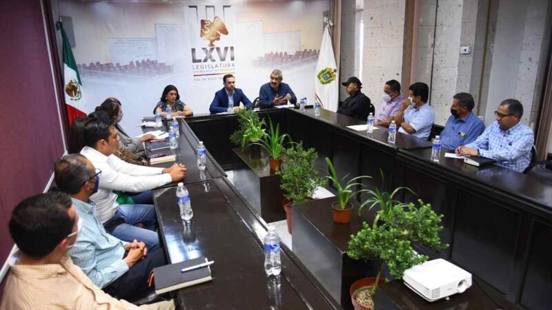 IMPULSA DIPUTADO ENTREGA DE CERTIFICADOS PARCELARIOS A CIUDADANOS