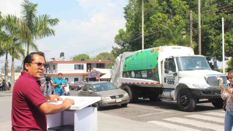 ADQUIERE FORTÍN 2 CAMIONES COMPACTADORES PARA BASURA