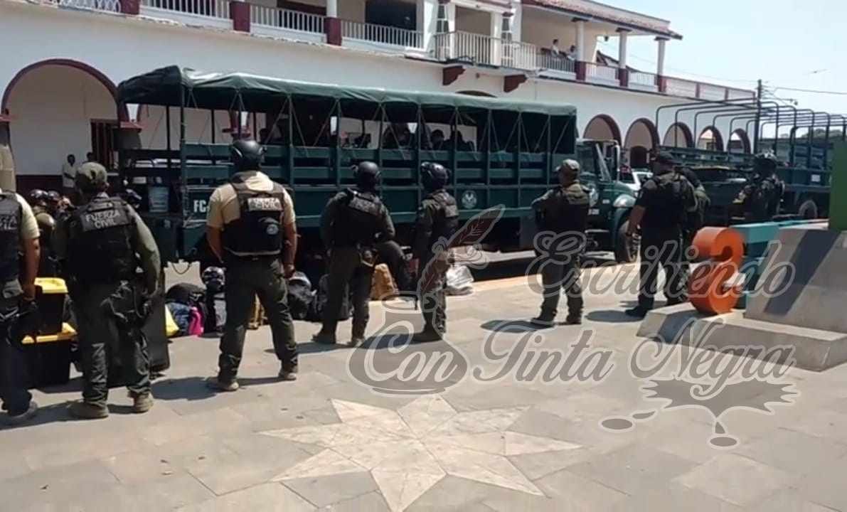 DESARMAN A POLICÍA DE AMATLÁN