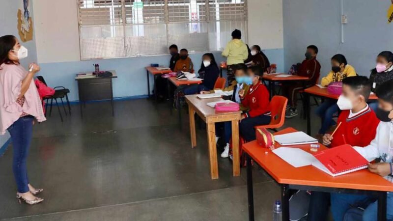 MÁS DE UN MILLÓN DE MAESTROS RECIBIRÁN AUMENTO SALARIAL